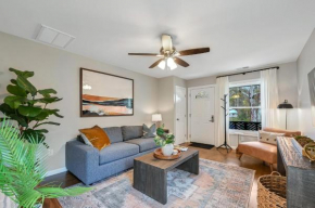 Accessible to Asheville City Center Townhome 1